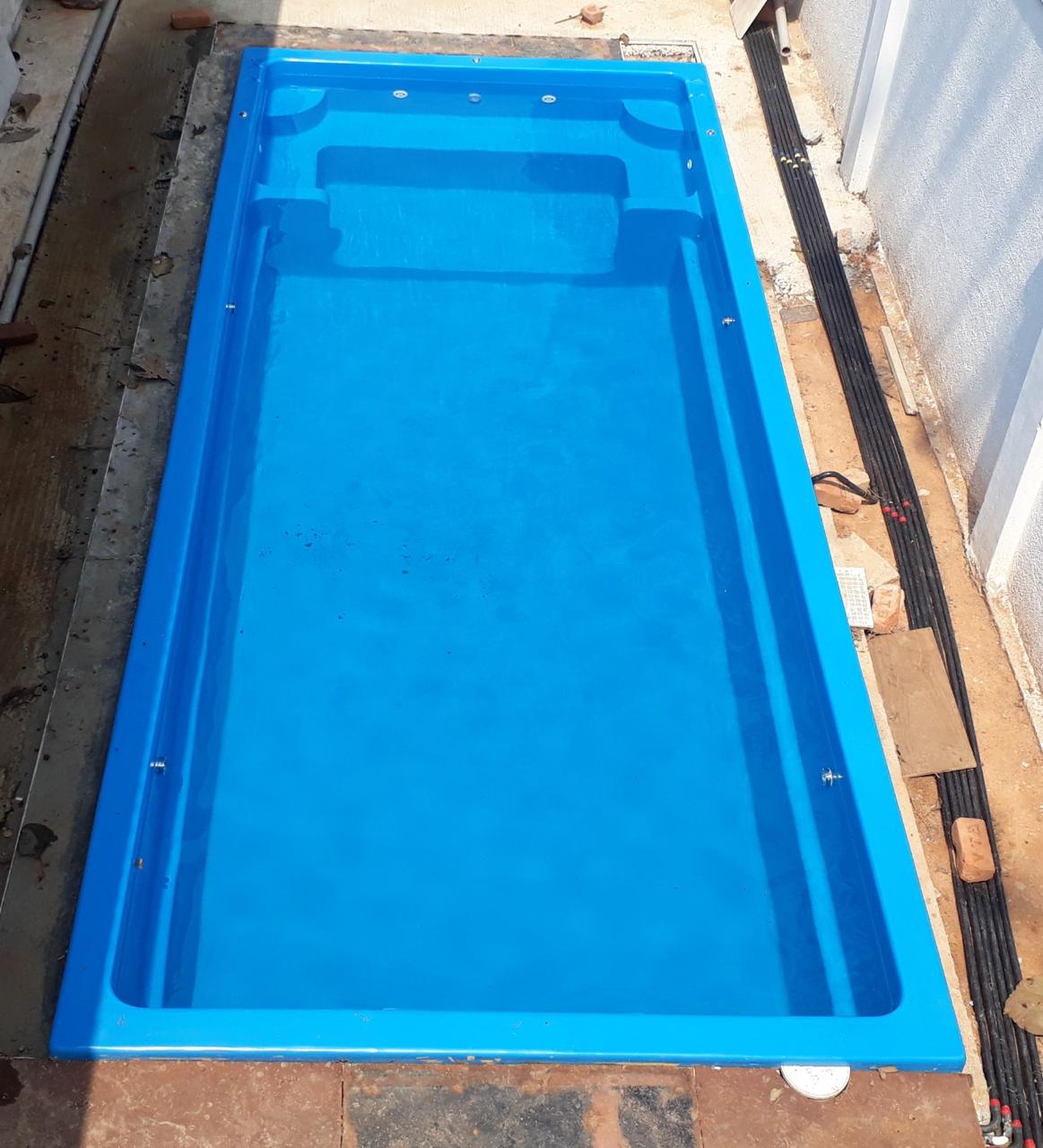 Fiberglass pool installation and levelling reference